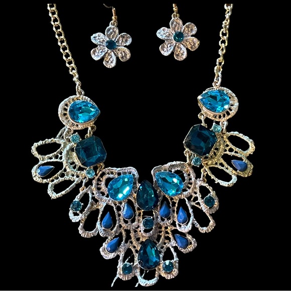 🎁 Blue Art Deco Crystal Statement Necklace Set - Picture 4 of 11